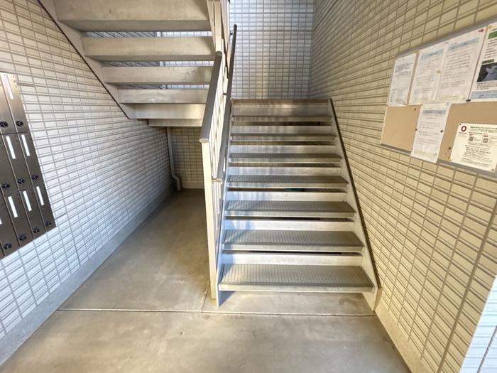 22/25 エントランス