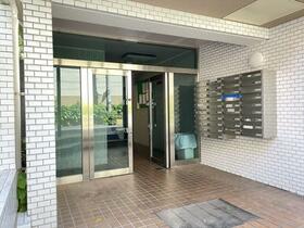 16/16 エントランス