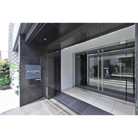 16/16 エントランス