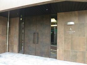 16/16 エントランス