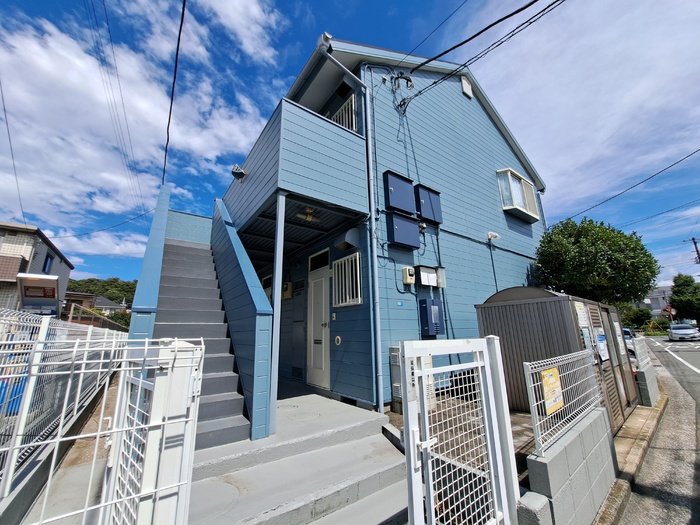 13/18 エントランス