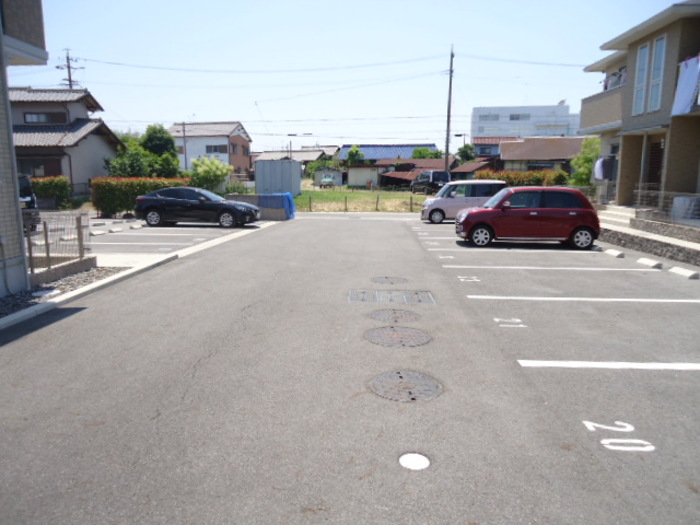 17/18 駐車場