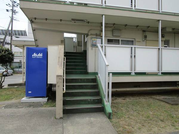 15/26 エントランス