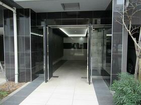 16/16 エントランス