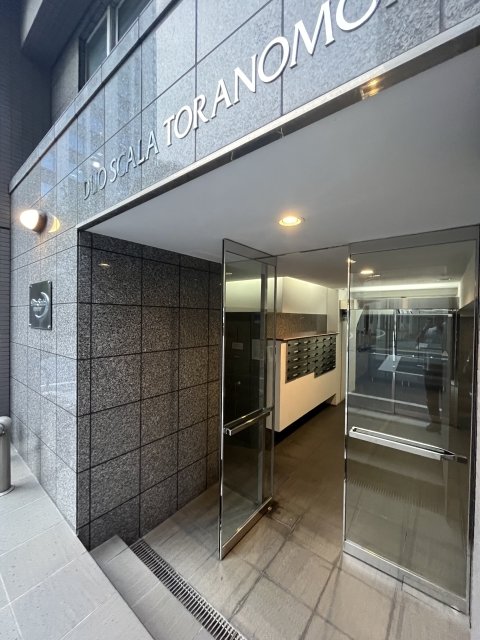 20/26 エントランス