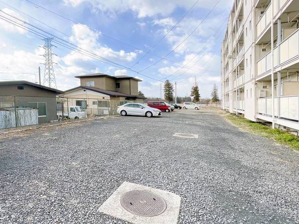 16/16 駐車場