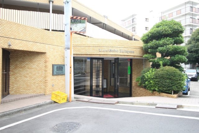 26/30 エントランス