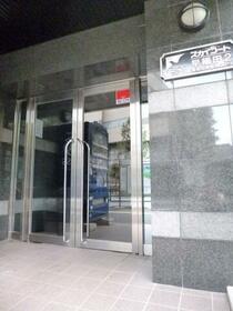 16/16 エントランス