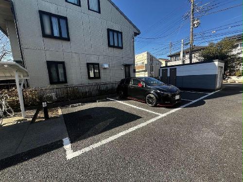 13/14 駐車場