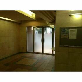 16/16 エントランス