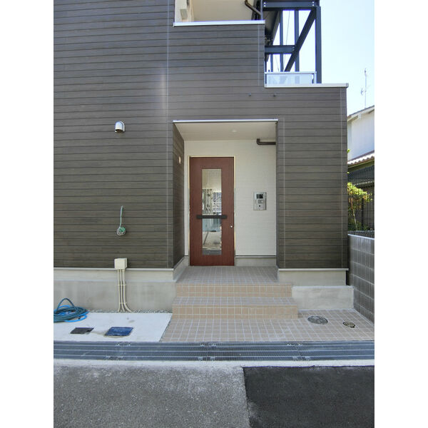 2/2 エントランス