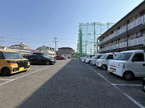 14/14 駐車場