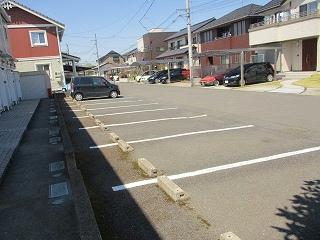 14/14 駐車場