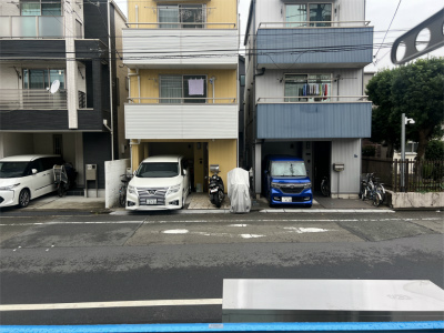 21/27 エントランス