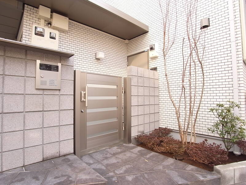 15/15 エントランス