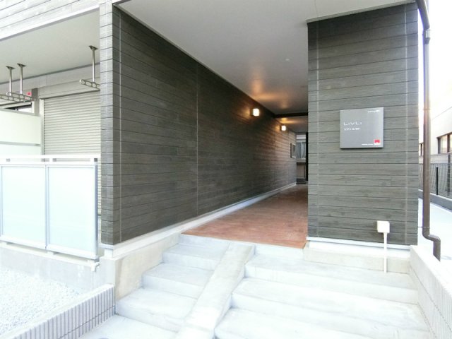 21/21 エントランス