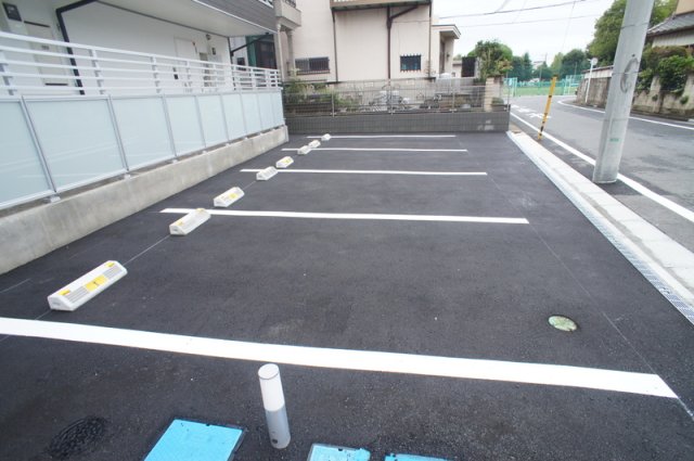 17/17 駐車場