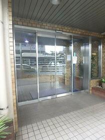 16/16 エントランス