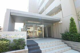 13/14 エントランス