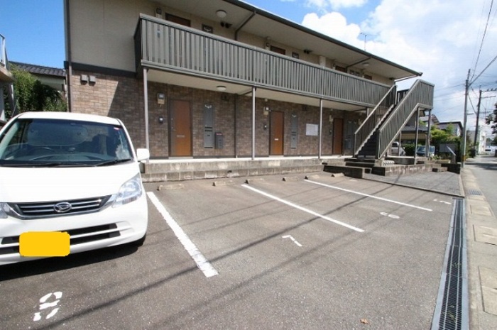 16/16 駐車場
