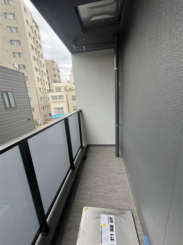 22/28 バルコニー