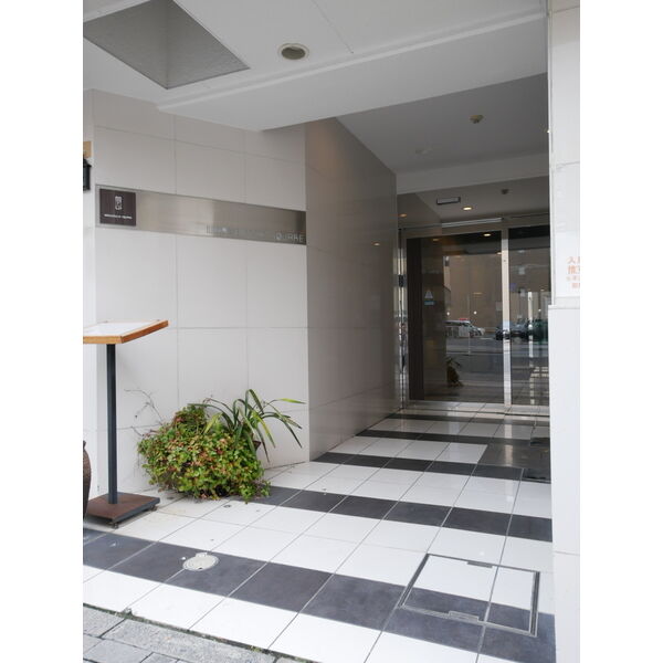 13/13 エントランス