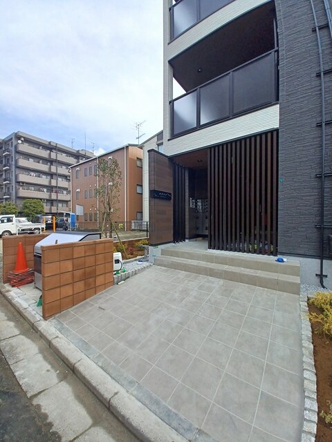 14/20 エントランス