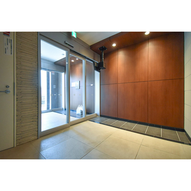 13/13 エントランス