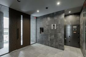 16/16 エントランス