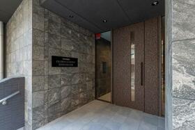 16/16 エントランス