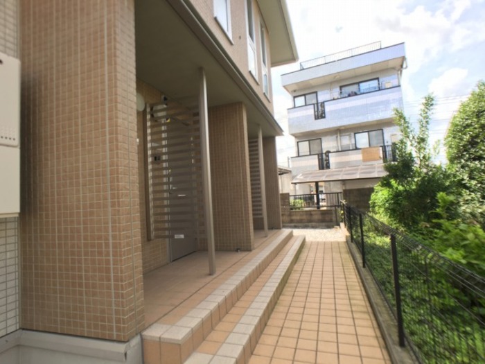 19/28 エントランス