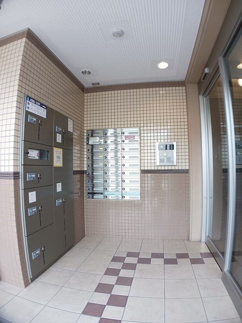 14/20 エントランス