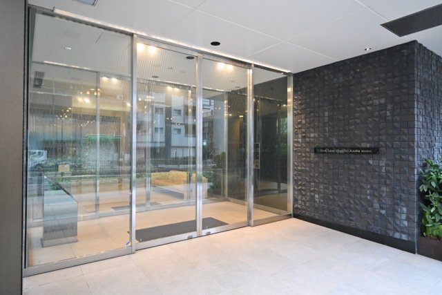 22/26 エントランス