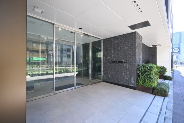 24/26 エントランス