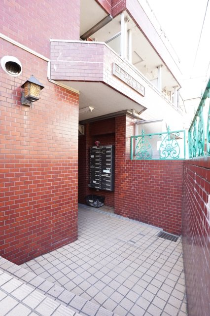 18/20 エントランス