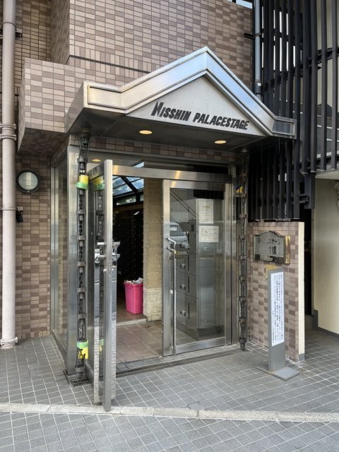 16/18 エントランス