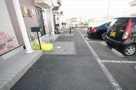 16/17 エントランス