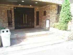 14/14 エントランス