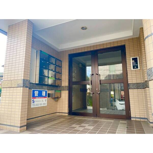 4/4 エントランス