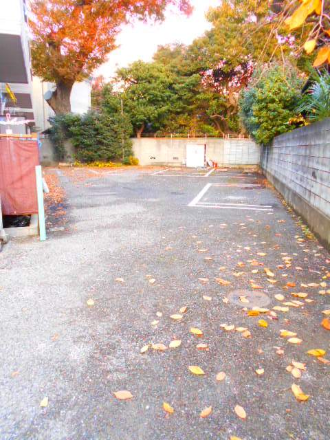 22/30 駐車場
