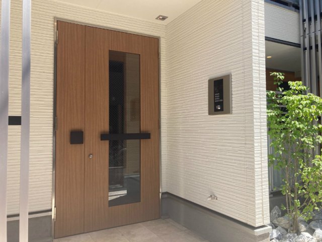 17/27 エントランス