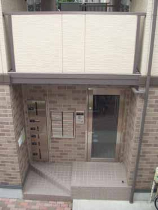 15/15 エントランス