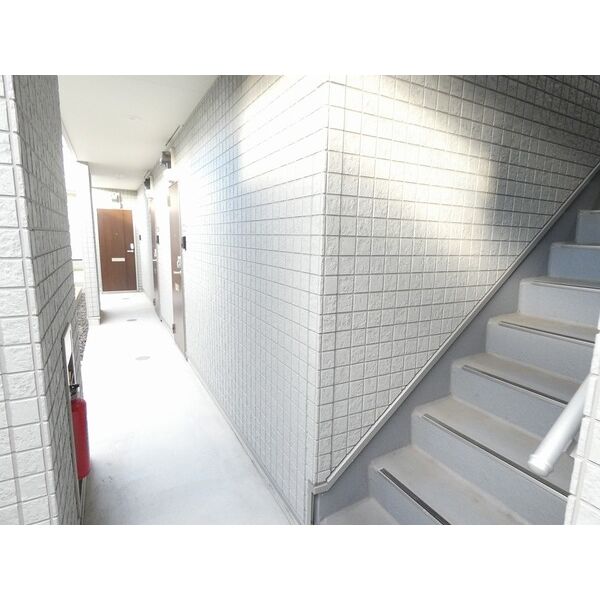 16/16 エントランス