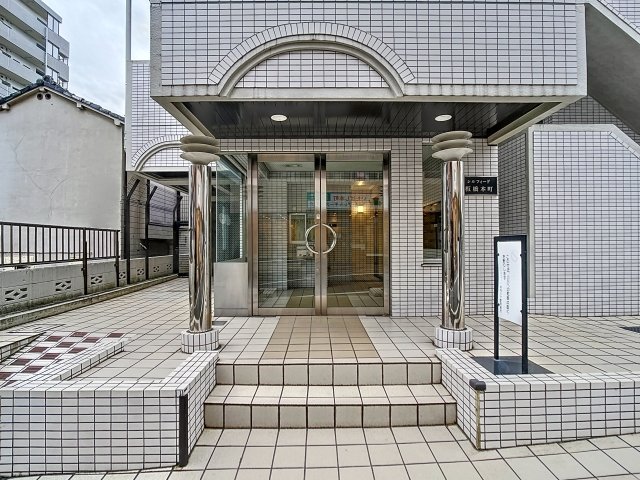 18/20 エントランス