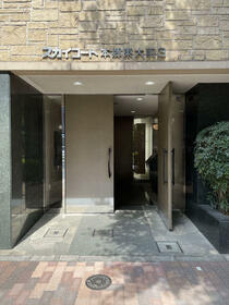 16/16 エントランス