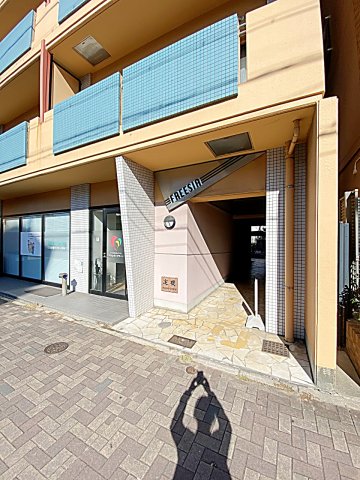 27/29 エントランス