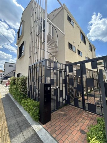 19/23 エントランス