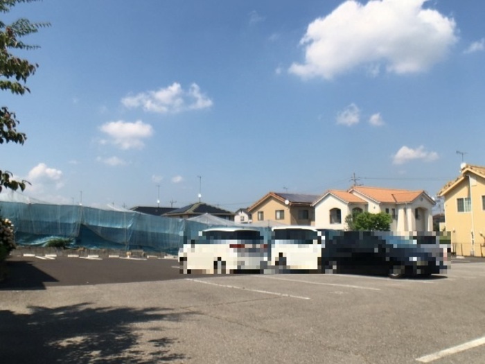 18/28 駐車場