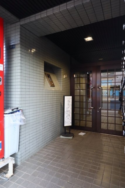 2/4 エントランス