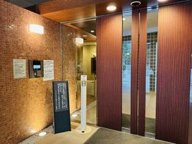 2/3 エントランス